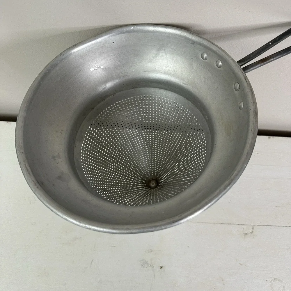 Vintage 50's NO462 USA Wearever Aluminum Cone Sieve Colander Strainer (no stand)